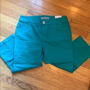 NWT Chico’s Teal Platinum Denim Pedal-Pusher Pants